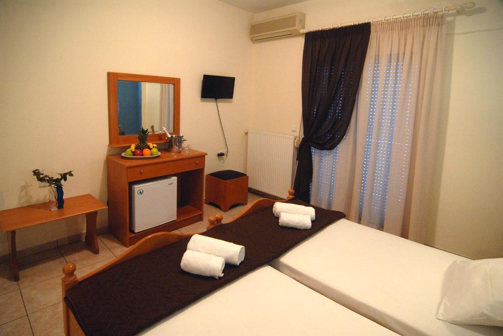 Apollon Hotel Paralía Quarto foto